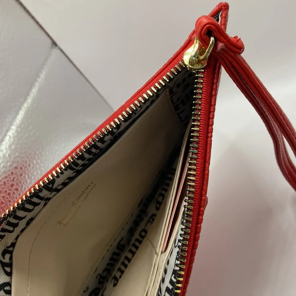 NWOT Juicy Couture Red with gold hardware Wristlet. - Picture 4 of 4